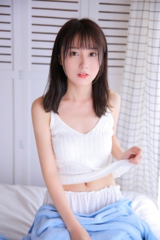 他的腰身缓慢的下沉